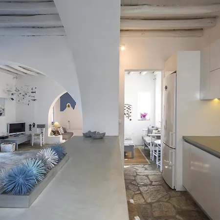 Veni Santa Maria (Paros)